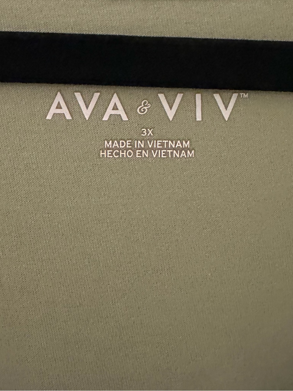 Ava & Viv Olive Green V-Neck Short Sleeve Top - Picture 2 of 3